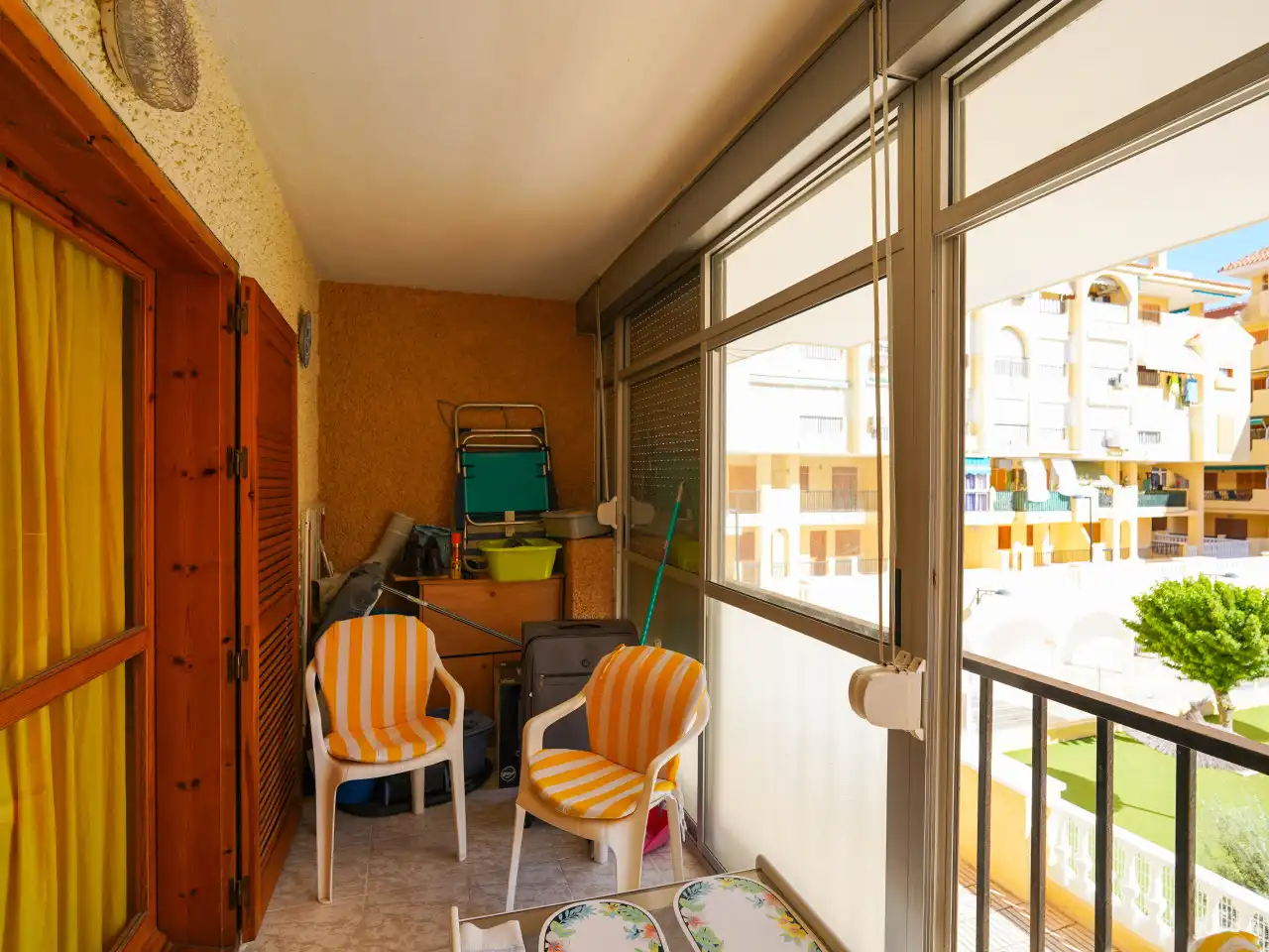 Terraza de Estudio en venta en Torrevieja con Calefacción, Terraza y Piscina