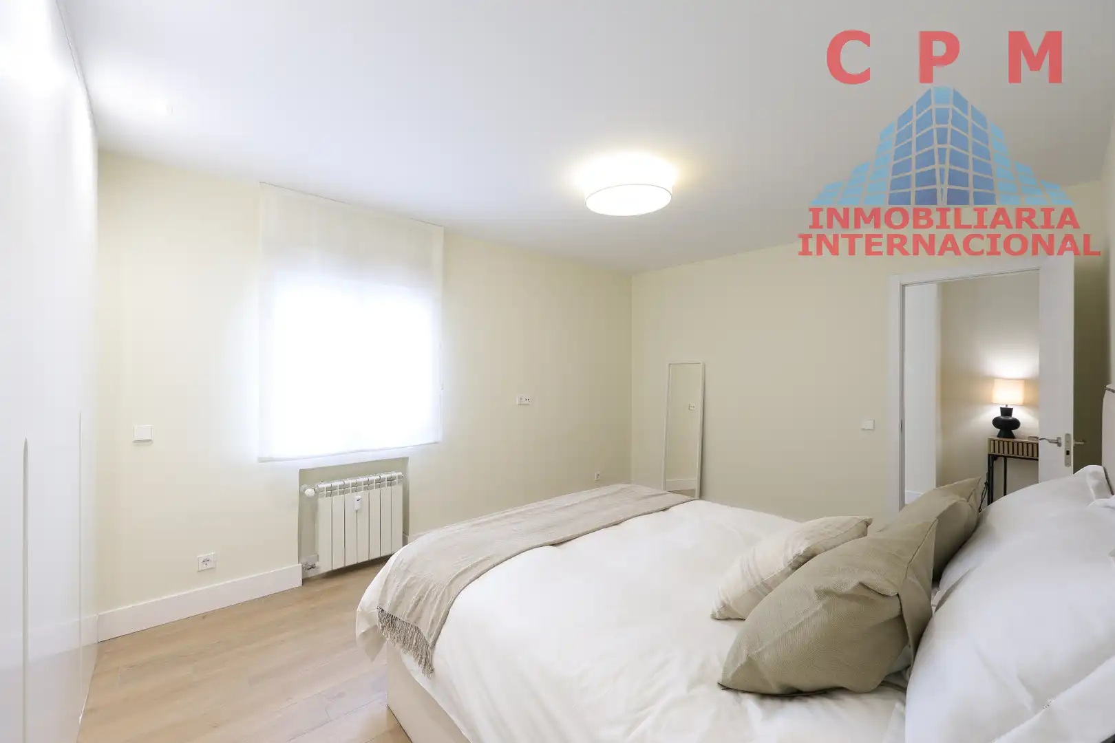 Schlafzimmer von Wohnung zur Miete in Madrid mit Klimaanlage, Heizung und Möbliert