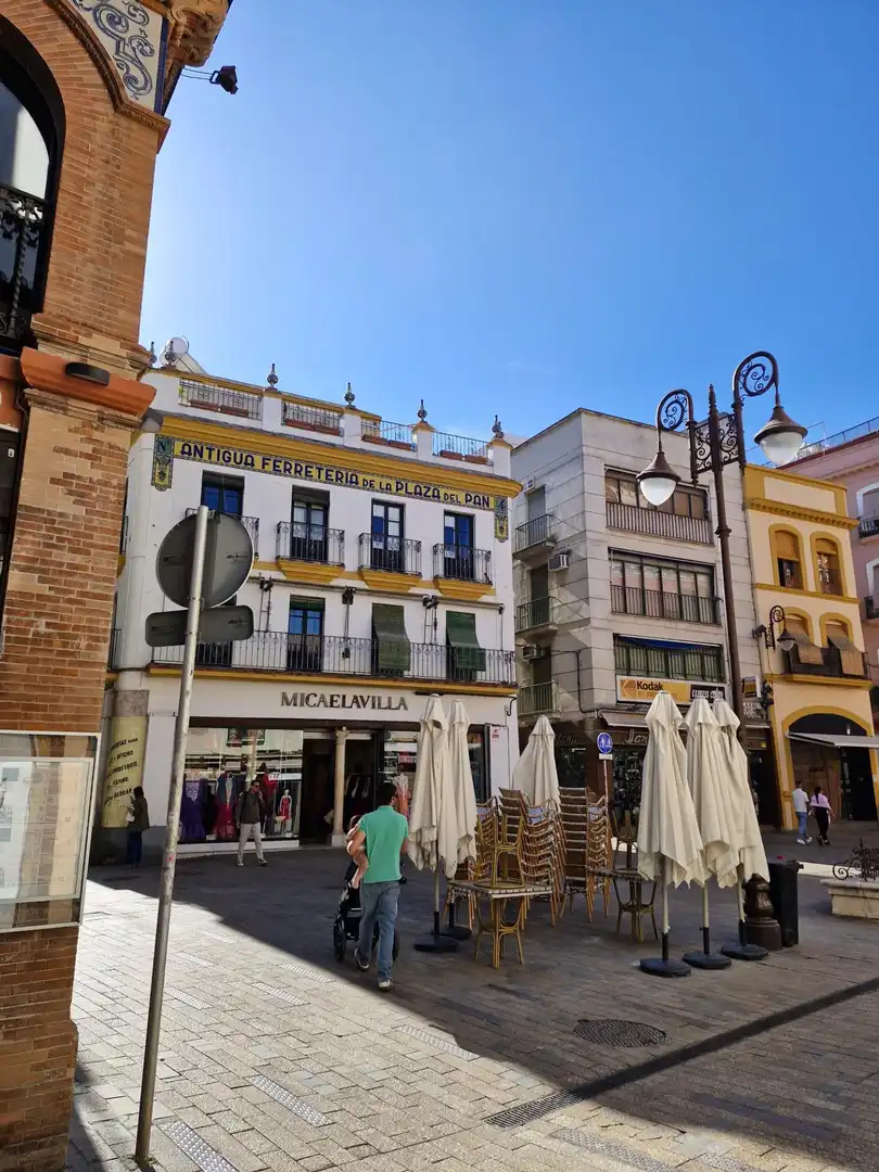 Vista exterior de Piso en venta en Sevilla con Aire acondicionado y Balcón