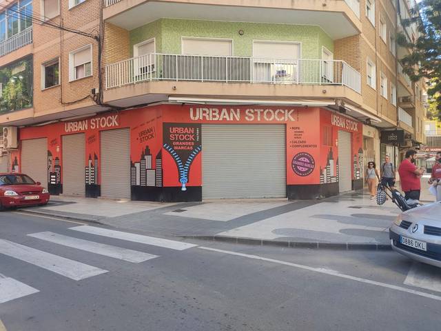 Local comercial en Alquiler en Calle Ángel Bruna, 30 en Ensanche