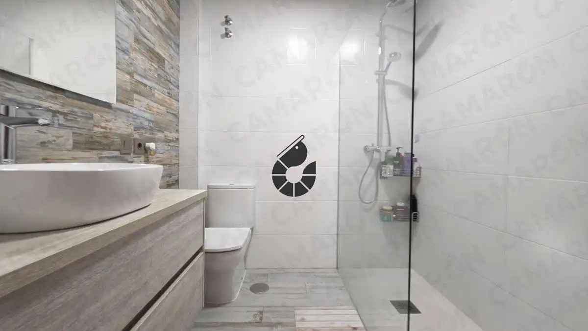 Baño de Casa adosada en venta en Mairena del Aljarafe con Aire acondicionado y Trastero