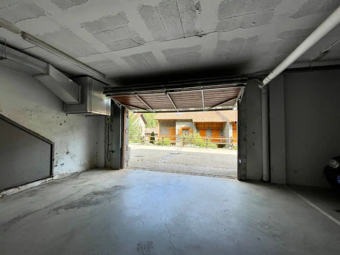 Parking of Duplexes for sale in Setcases  with Heating, Parquet flooring and Furnished