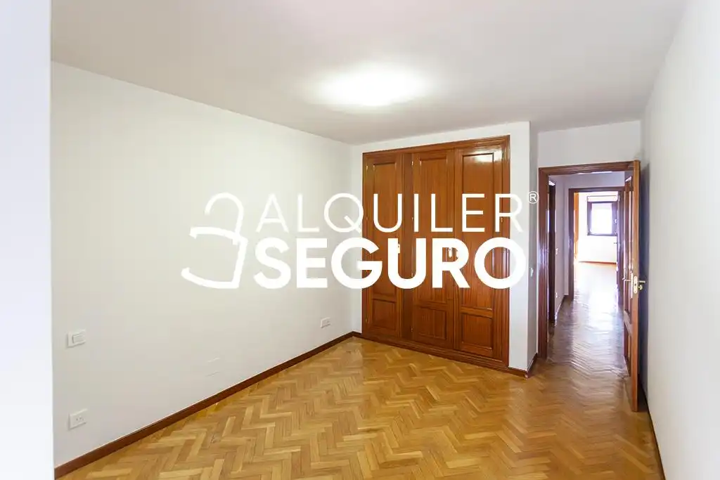 Dormitori de Casa o xalet de lloguer en Madrid amb Aire condicionat, Calefacció i Terrassa