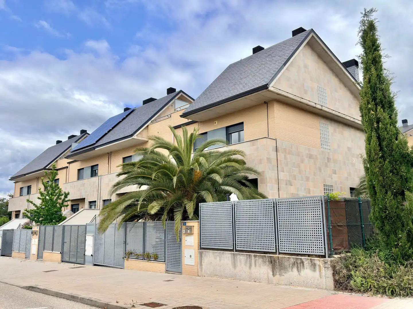 Exterior view of Detached homes for sale in Torrelodones  with Heating, Private garden and Parquet flooring