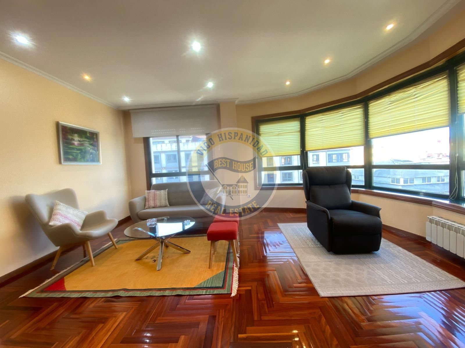 Living room of Flat to rent in Vigo   with Heating, Parquet flooring and Storage room