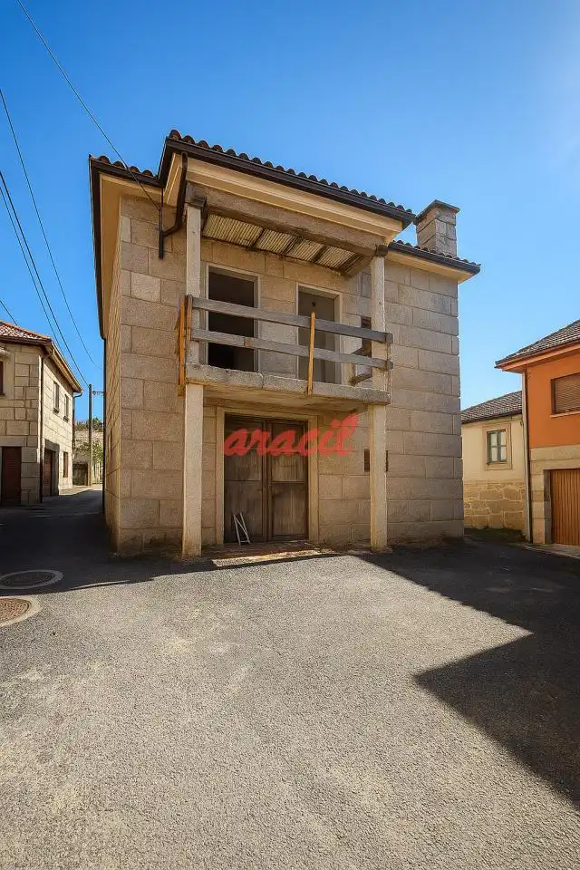 Vista exterior de Casa o xalet en venda en Ourense Capital  amb Calefacció, Jardí privat i Terrassa