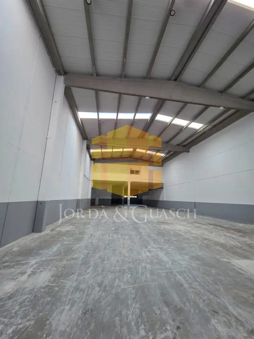 Nave industrial de alquiler en Carrer Indústria, Pallejà
