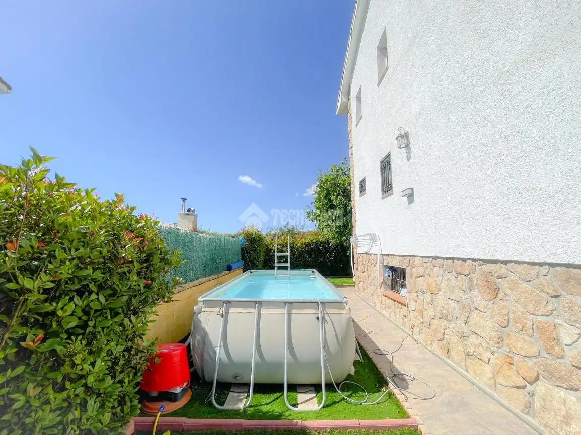 Piscina de Casa o xalet en venda en Guadarrama amb Calefacció