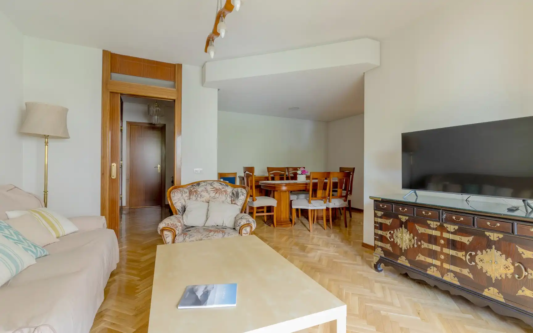 Sala d'estar de Pis de lloguer en Madrid amb Calefacció, Terrassa i Moblat