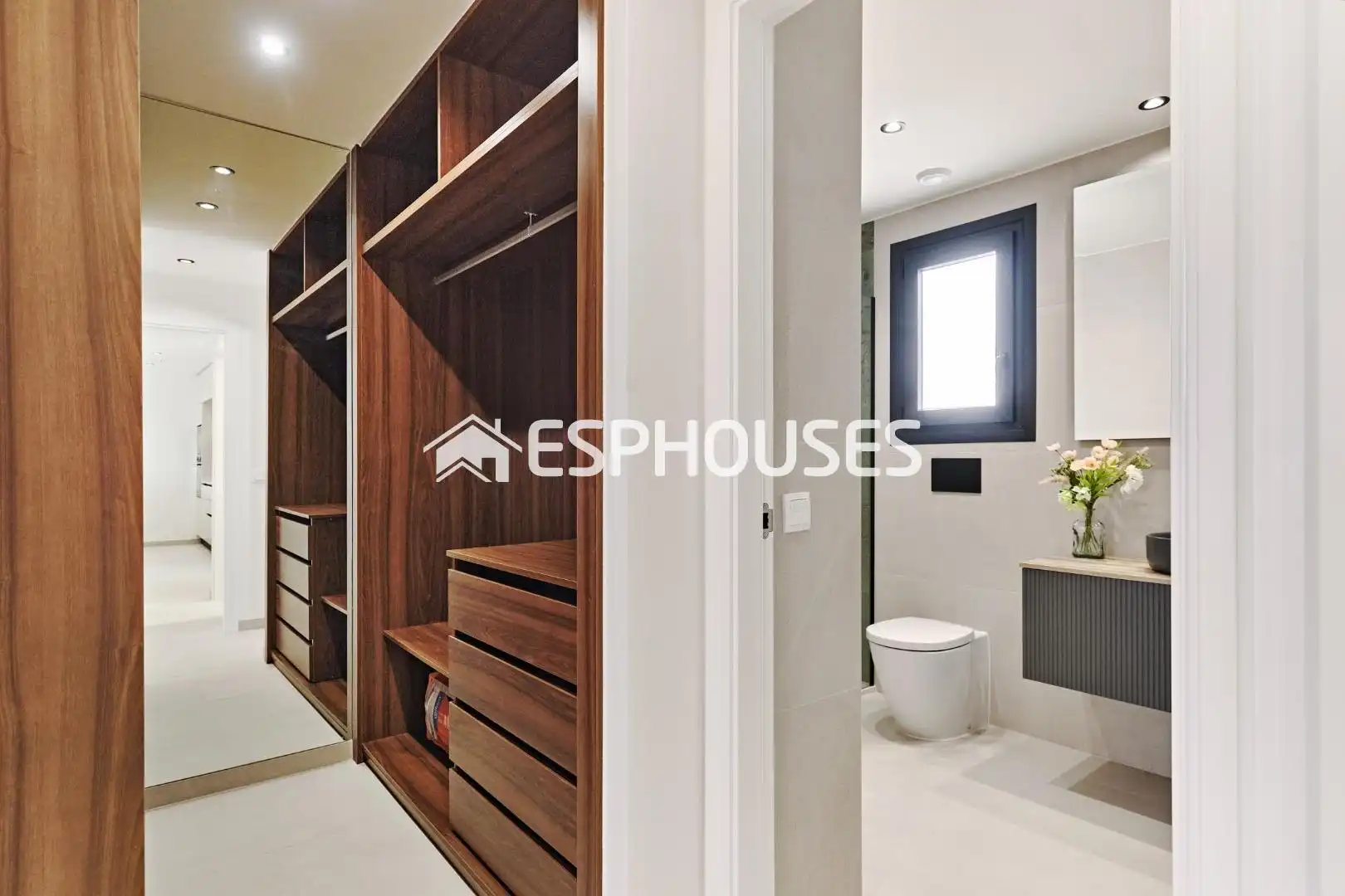 Baño de Ático en venta en Torrevieja con Aire acondicionado, Terraza y Amueblado