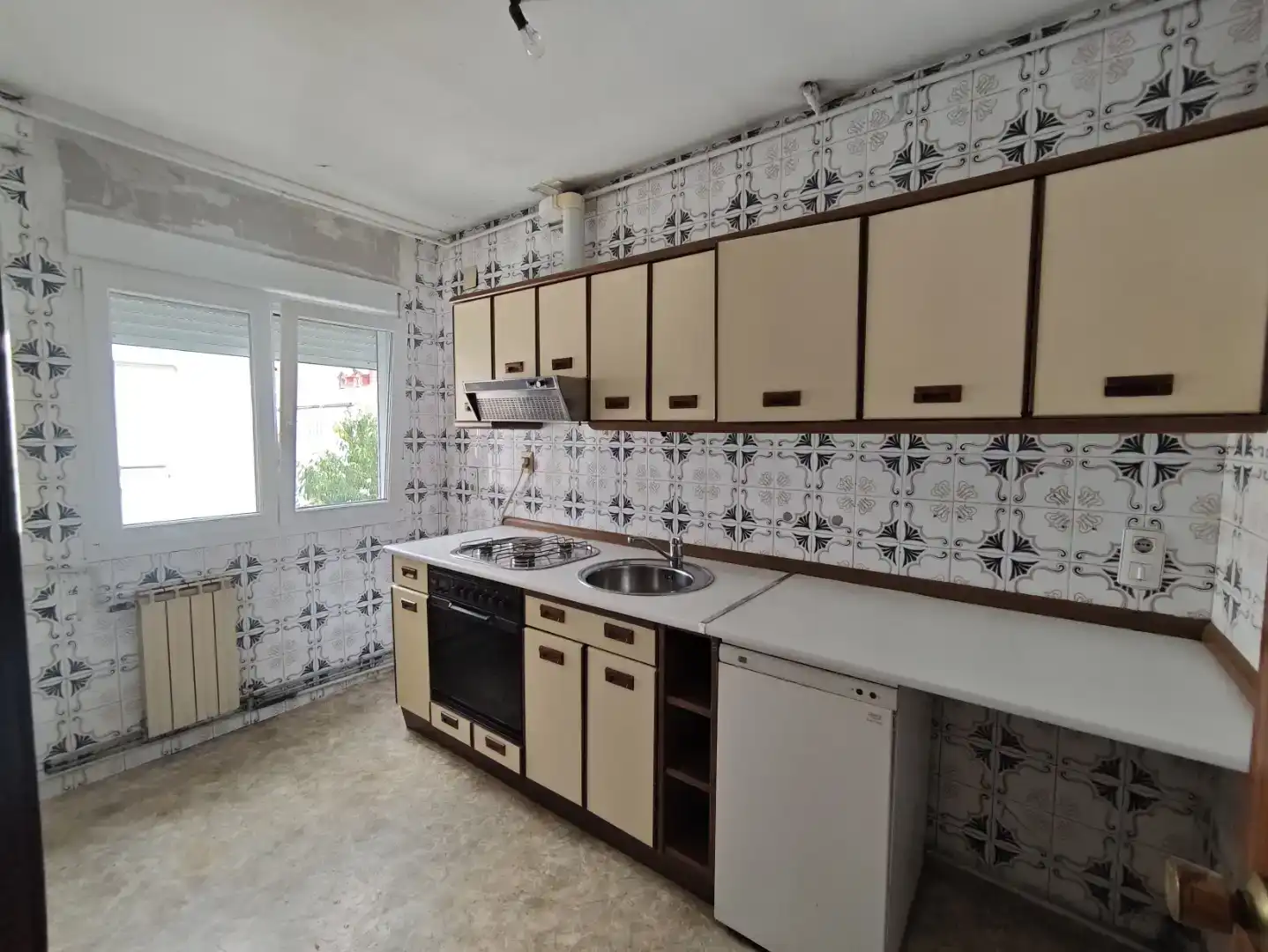 Cuina de Apartament en venda en Guardo amb Parquet i Traster