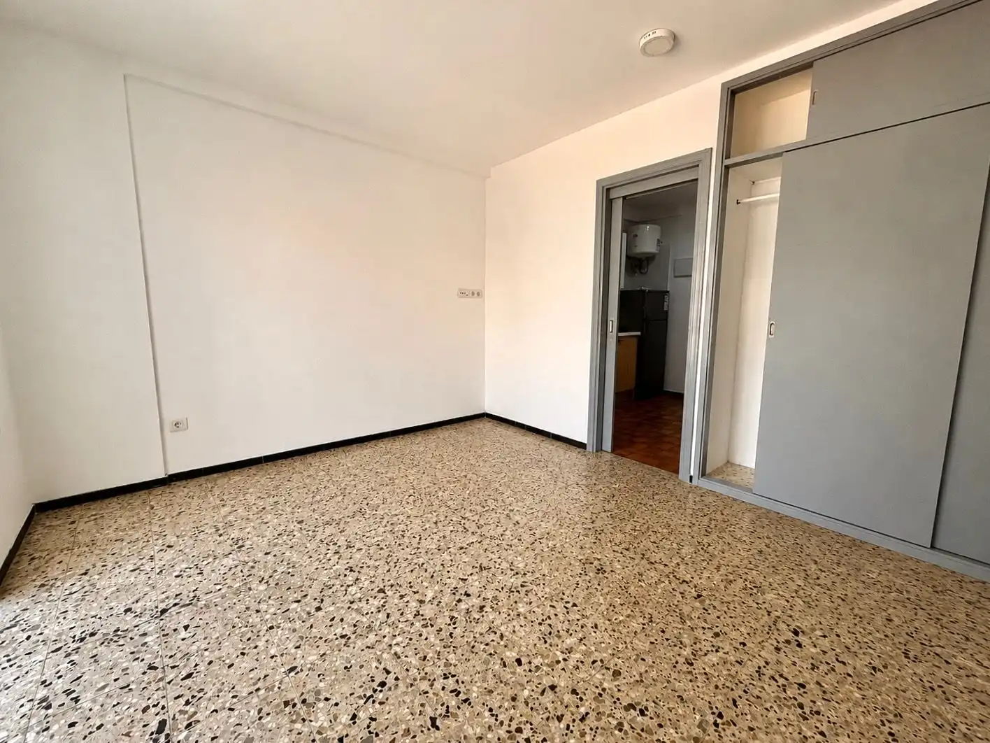 Sala de estar de Estudio en venta en Candelaria con Piscina comunitaria