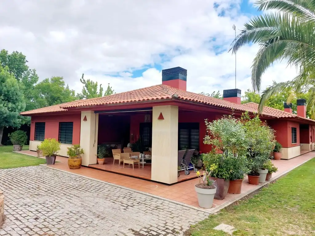 Vista exterior de Casa o xalet en venda en Badajoz