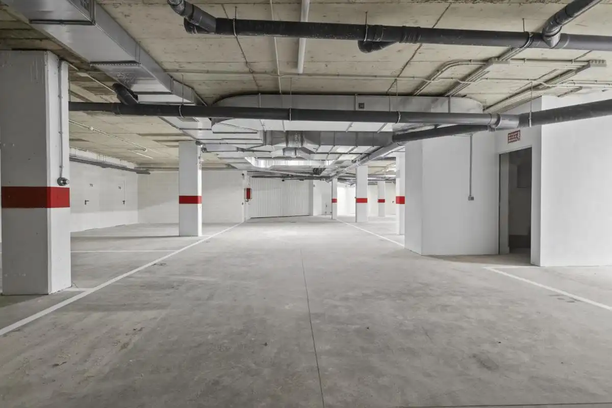 Parking de Planta baja en venta en Sevilla con Aire acondicionado, Calefacción y Jardín privado