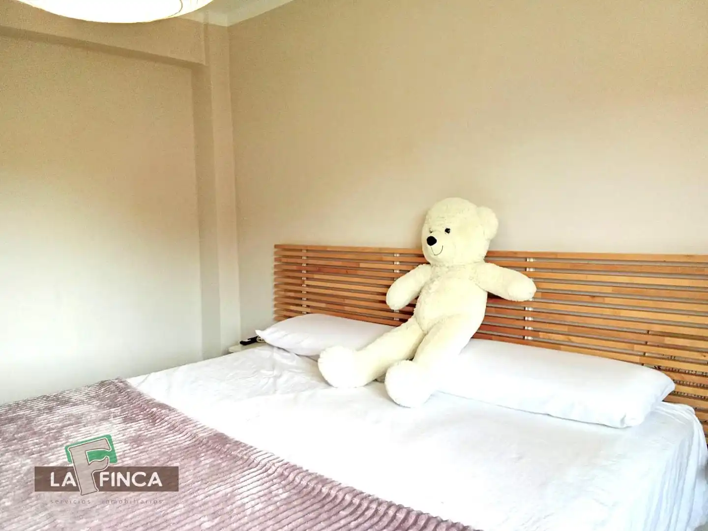 Bedroom of Flat for sale in Oviedo   with Heating and Furnished