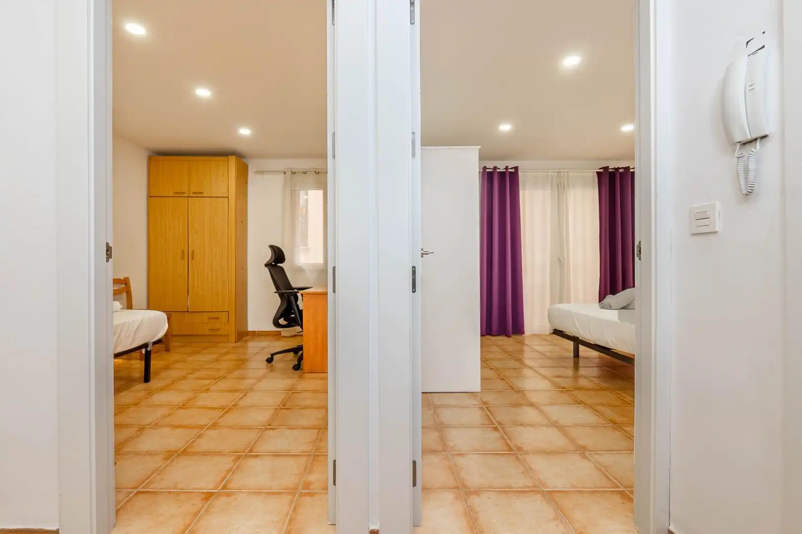 Habitación de Piso en venta en Granada con Calefacción