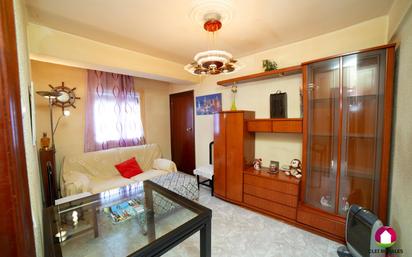 Wohnzimmer von Wohnung zum verkauf in  Zaragoza Capital mit Balkon