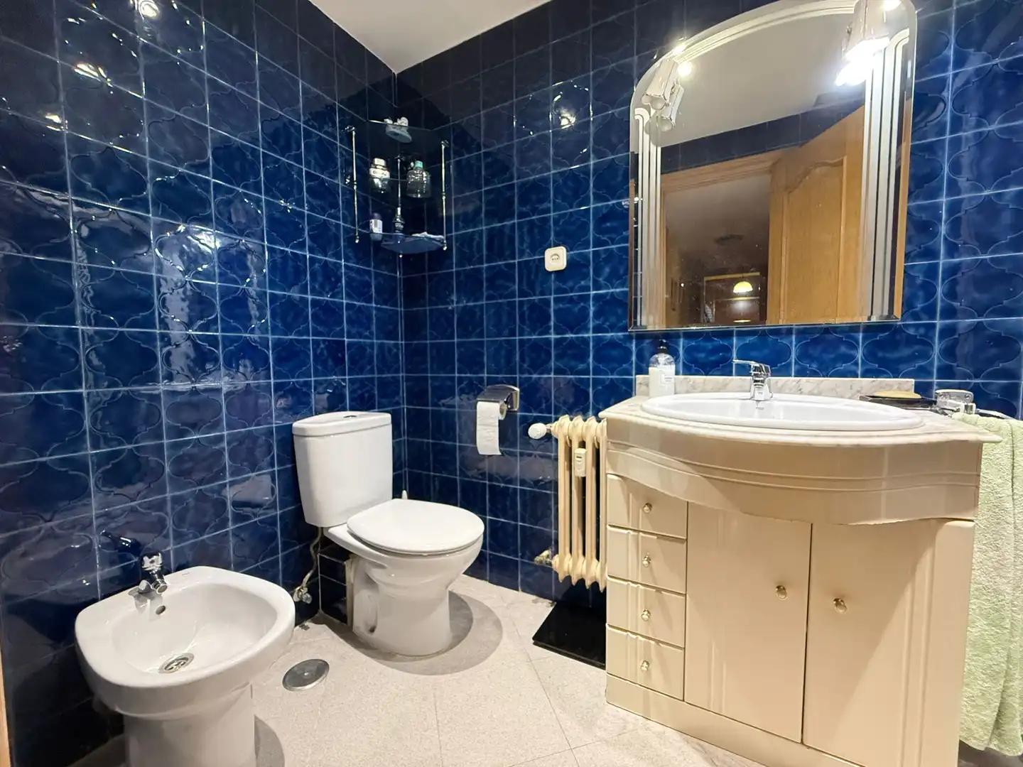 Baño de Piso en venta en Madrid con Calefacción, Parquet y Amueblado