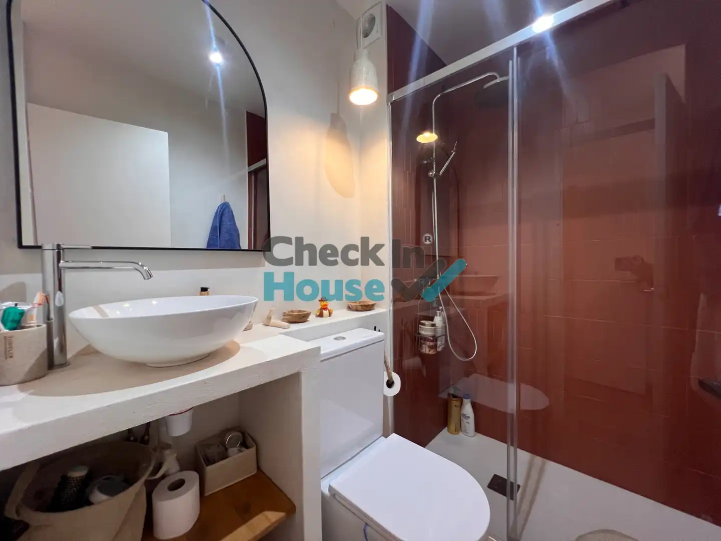 Bany de Apartament de lloguer en Sant Feliu de Guíxols amb Moblat, Forn i Rentadora