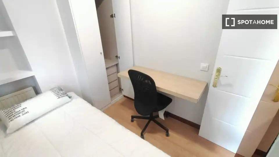 Habitación en Almenara -Ventilla