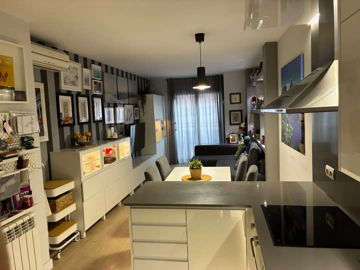 Kitchen of Flat for sale in Instituts - Universitat