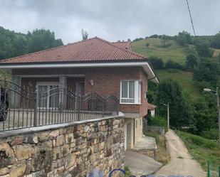 Vista exterior de Casa o xalet en venda en Teverga amb Terrassa