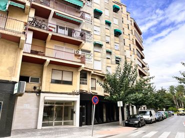 Wohnung mit Balkon zum Verkauf in Calle Luis Barcala