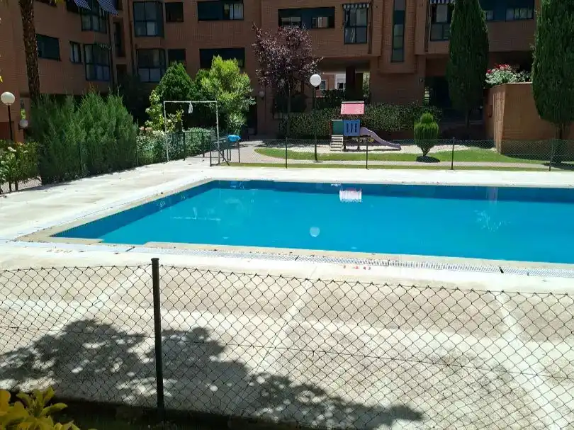Piscina de Pis en venda en  Madrid Capital amb Aire condicionat i Piscina
