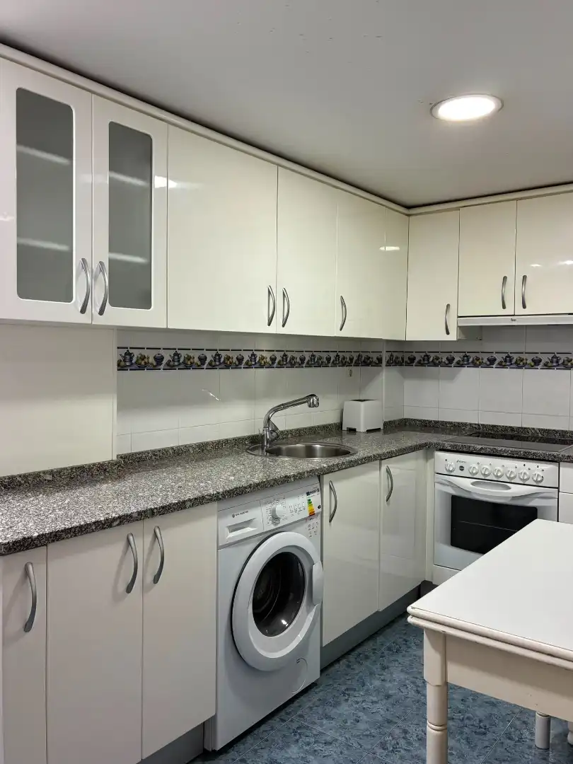 Cocina de Piso en venta en Zaragoza con Calefacción, Amueblado y Horno