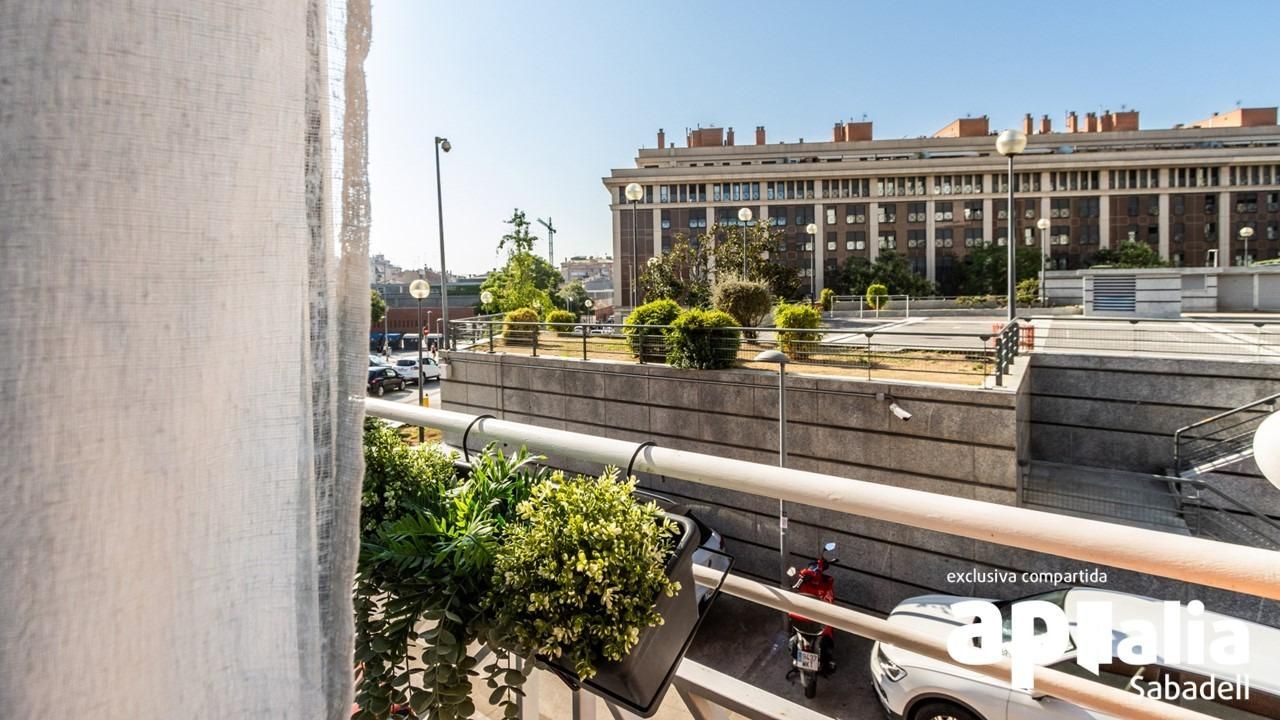 Exterior view of Duplex for sale in Sabadell  with Air Conditioner, Heating and Terrace