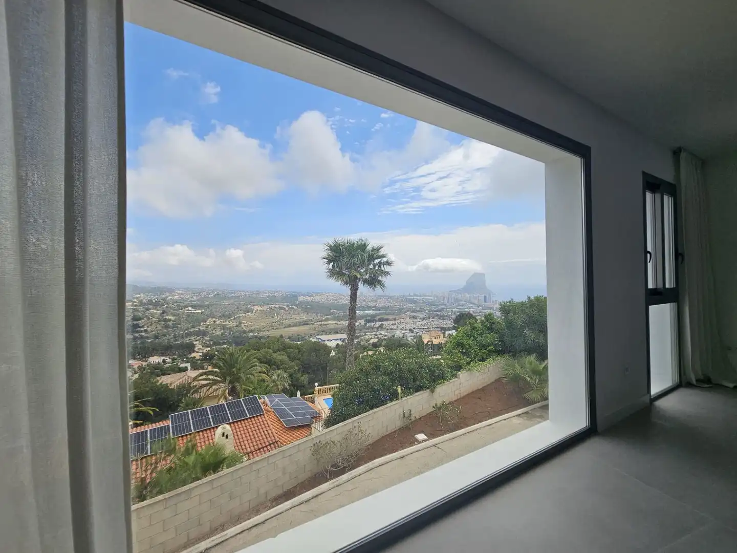 Vista exterior de Casa adosada en venta en Calpe / Calp con Aire acondicionado, Calefacción y Terraza