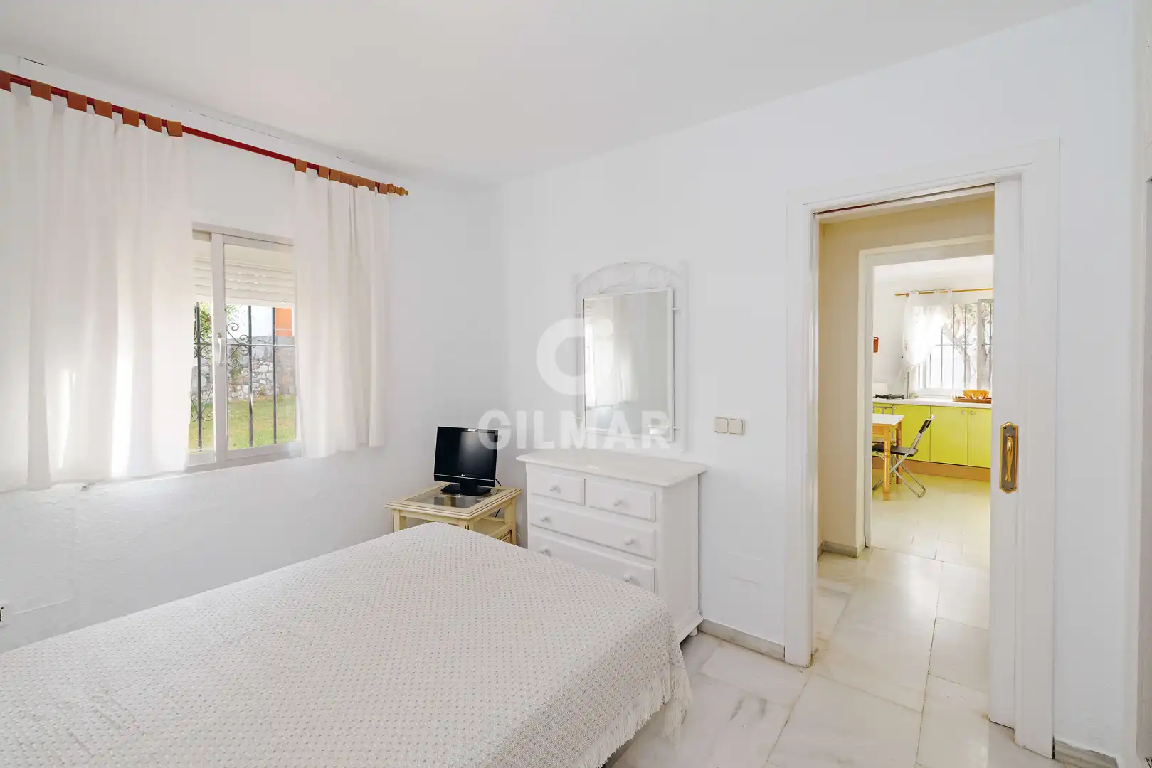 Dormitori de Casa o xalet en venda en Marbella amb Jardí privat i Piscina