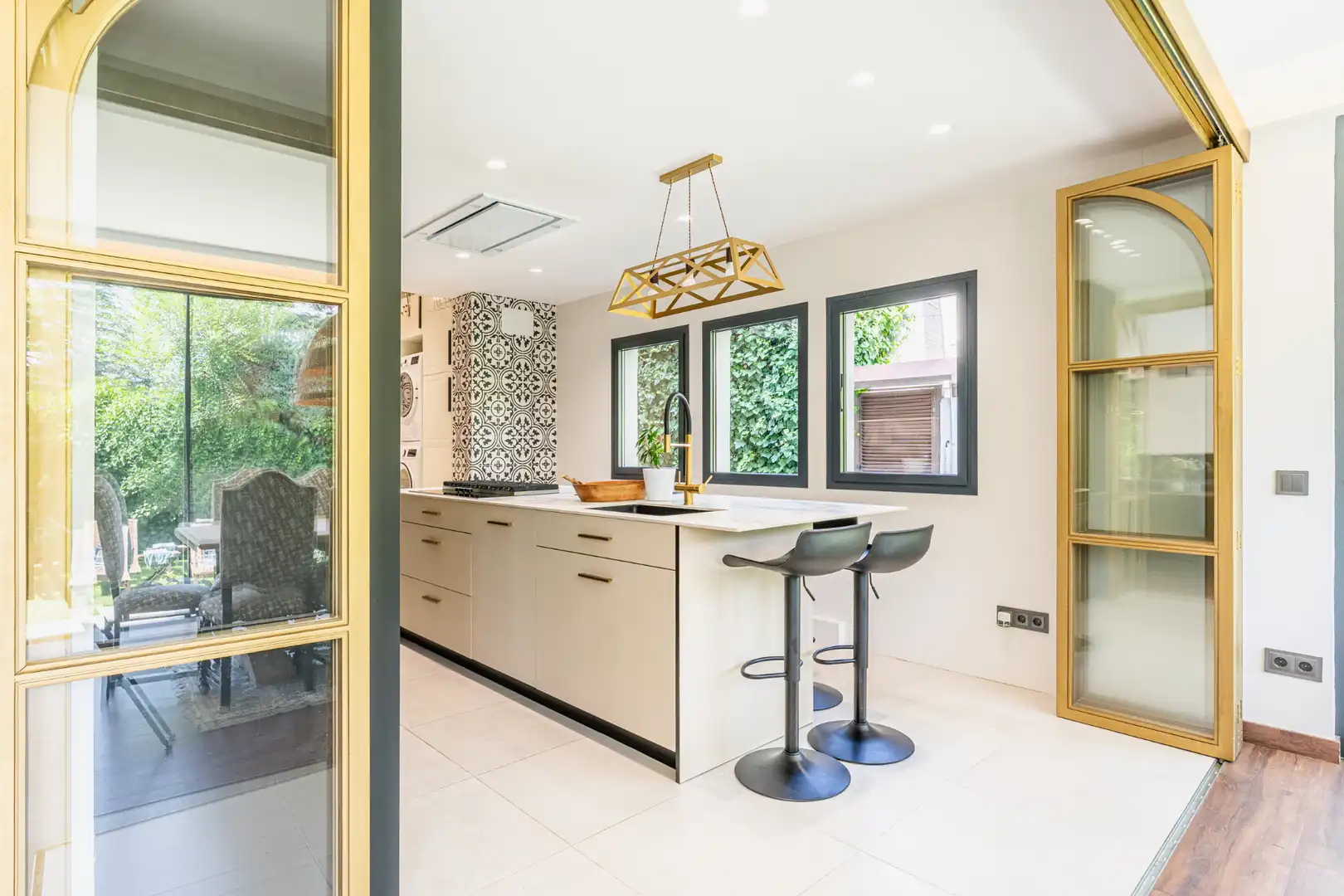 Kitchen of Houses for sale in Majadahonda  with Air Conditioner, Heating and Private garden