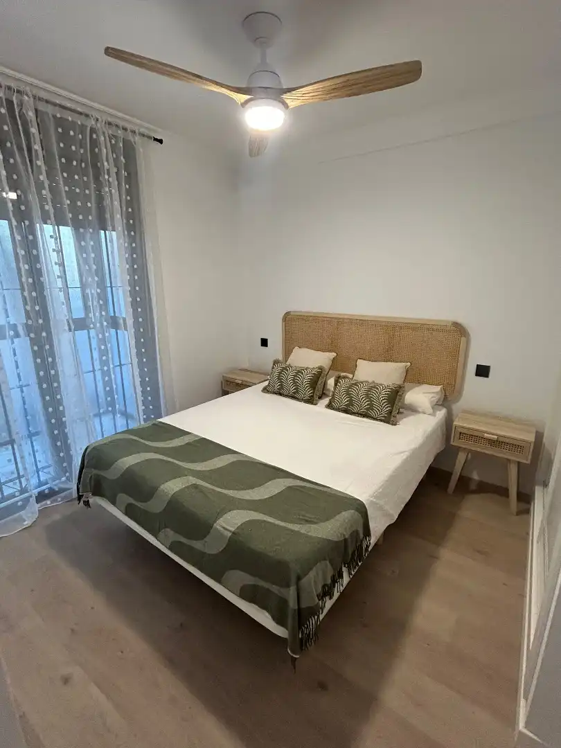 Habitación de Piso de alquiler en Fuengirola con Aire acondicionado, Terraza y Amueblado
