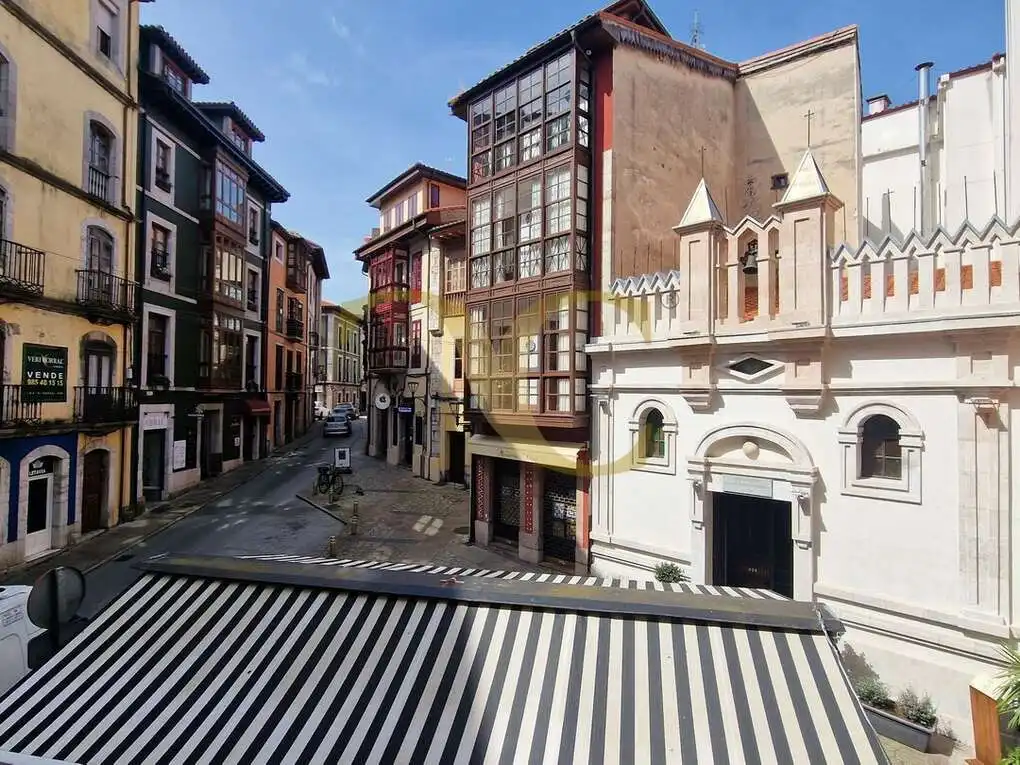 Vista exterior de Pis en venda en Llanes amb Traster i Balcó