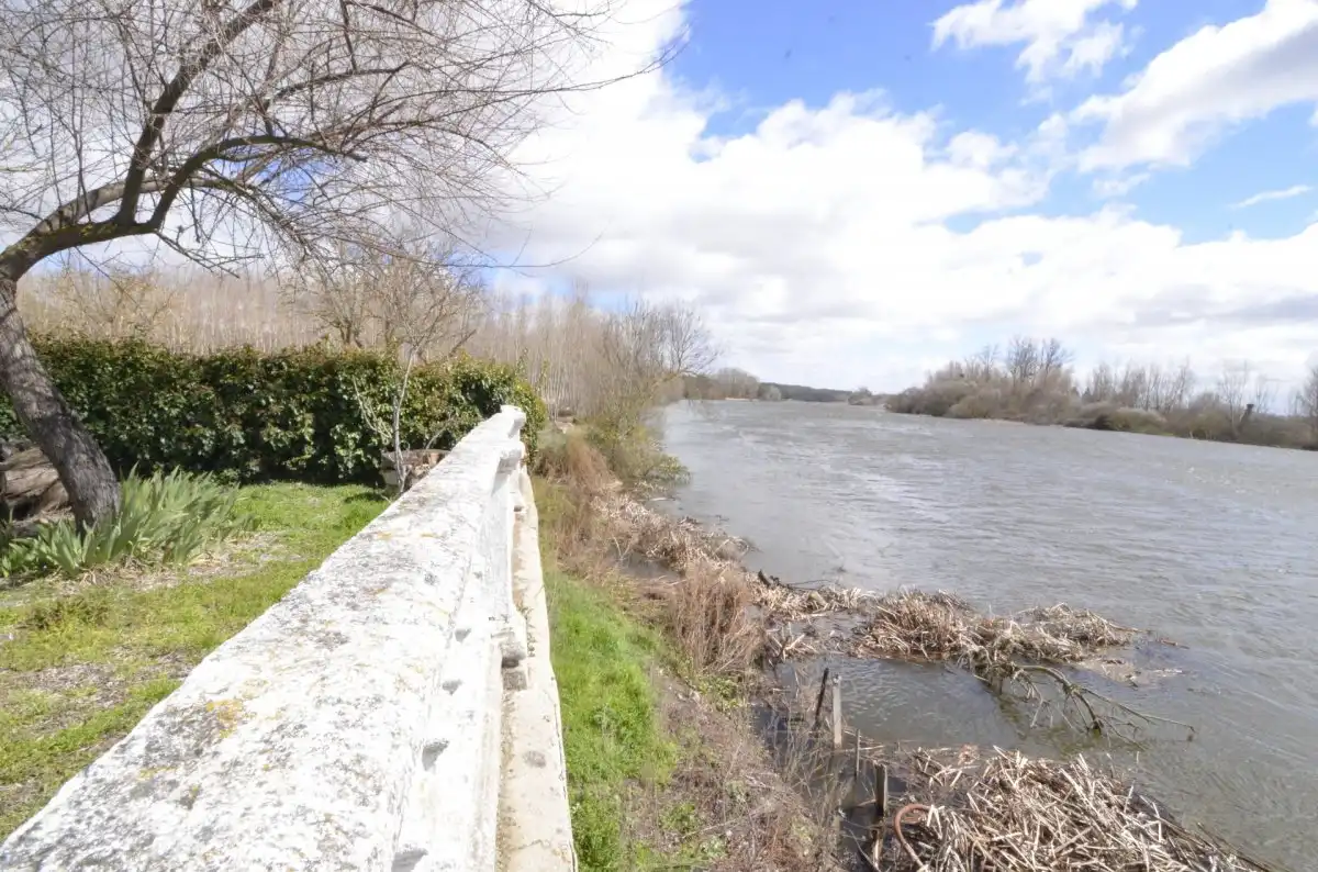 Vista exterior de Casa o chalet en venta en Valverdón con Trastero y Piscina