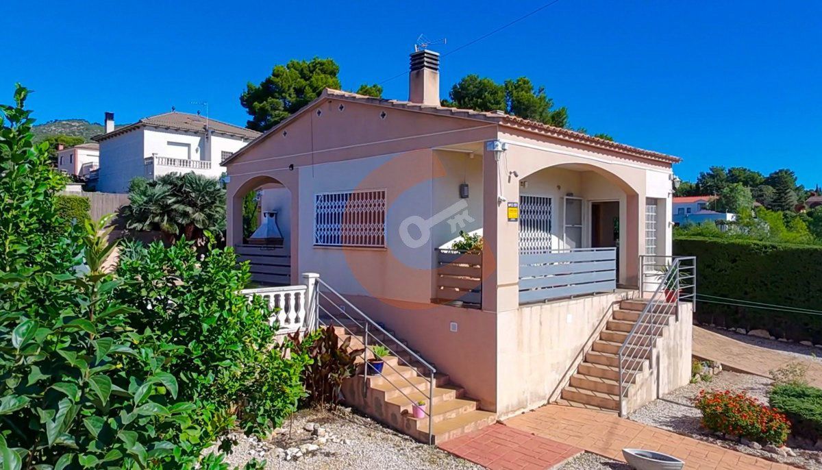 Vista exterior de Casa o xalet en venda en El Montmell amb Aire condicionat, Calefacció i Jardí privat