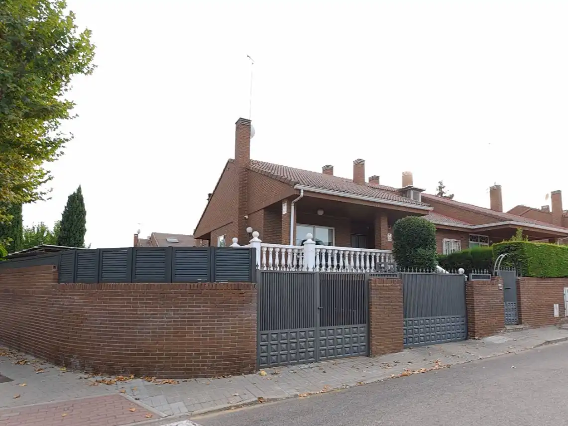 Exterior view of Houses for sale in Camarma de Esteruelas, Madrid