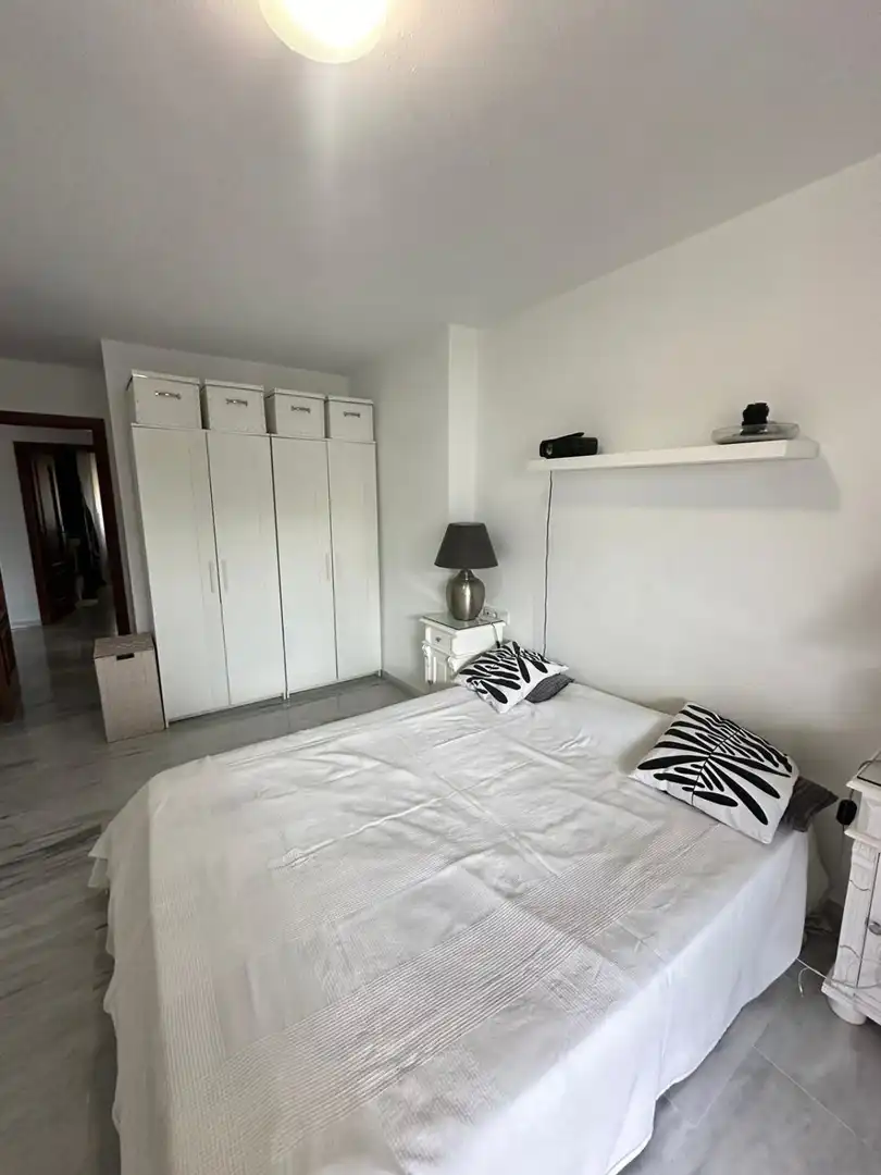 Habitación de Piso en venta en Benalmádena con Calefacción, Terraza y Piscina comunitaria
