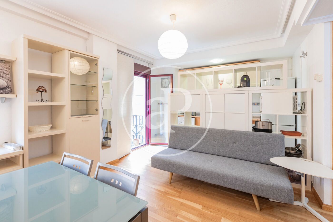 Sala de estar de Piso de alquiler en  Madrid Capital con Aire acondicionado, Calefacción y Jardín privado