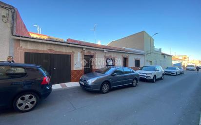 Exterior view of Single-family semi-detached for sale in Puertollano