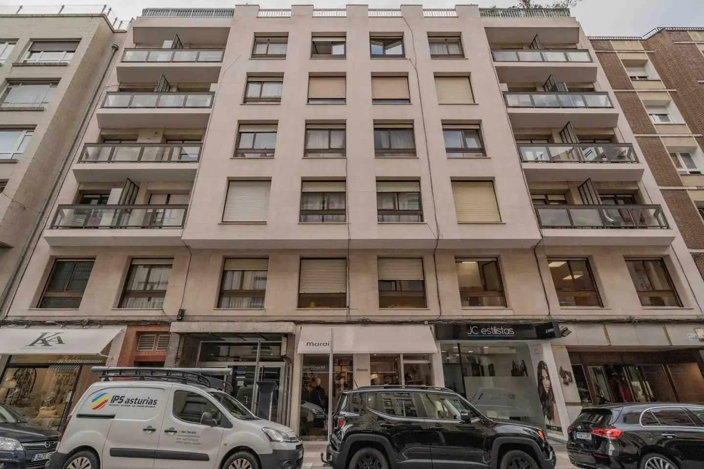 Vista exterior de Pis de lloguer en Oviedo  amb Calefacció, Moblat i Internet