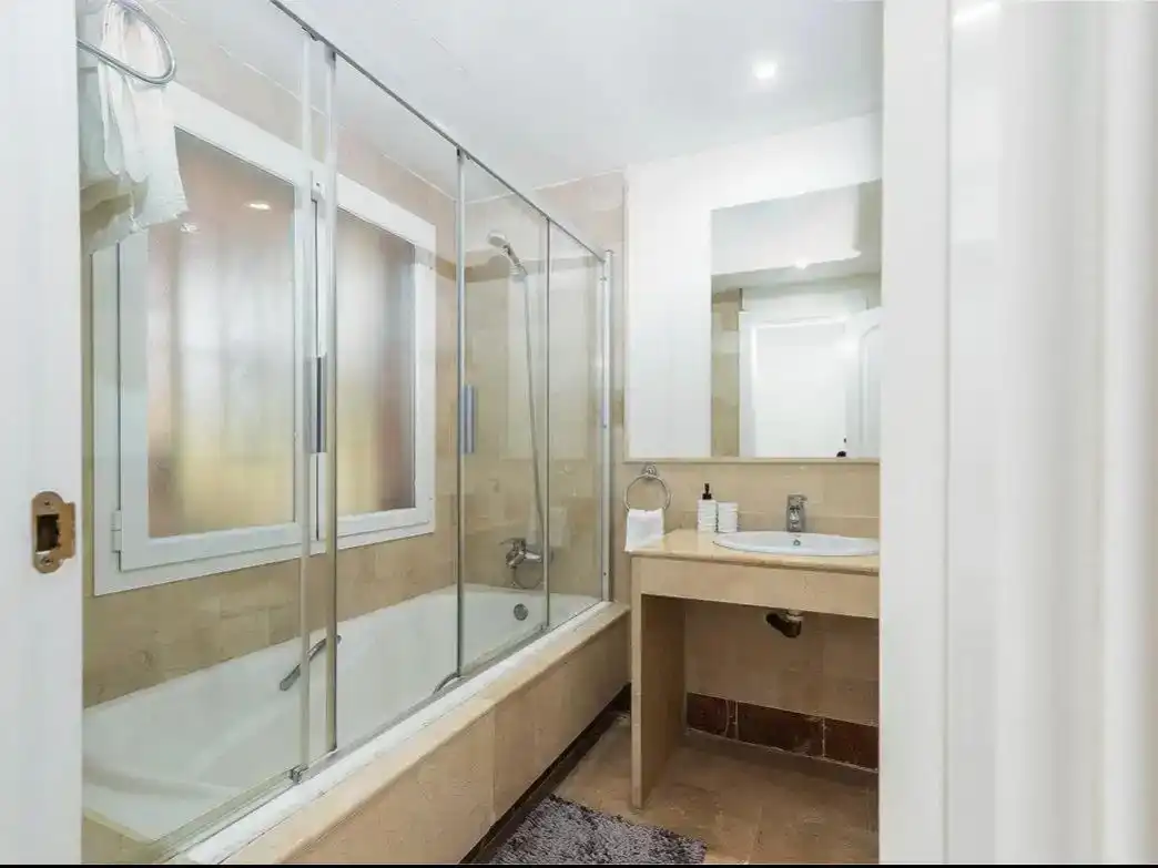 Bathroom of Flat for rent in Milla de Oro