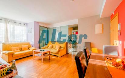 Living room of Flat for sale in  Madrid Capital  with Air Conditioner, Heating and Storage room