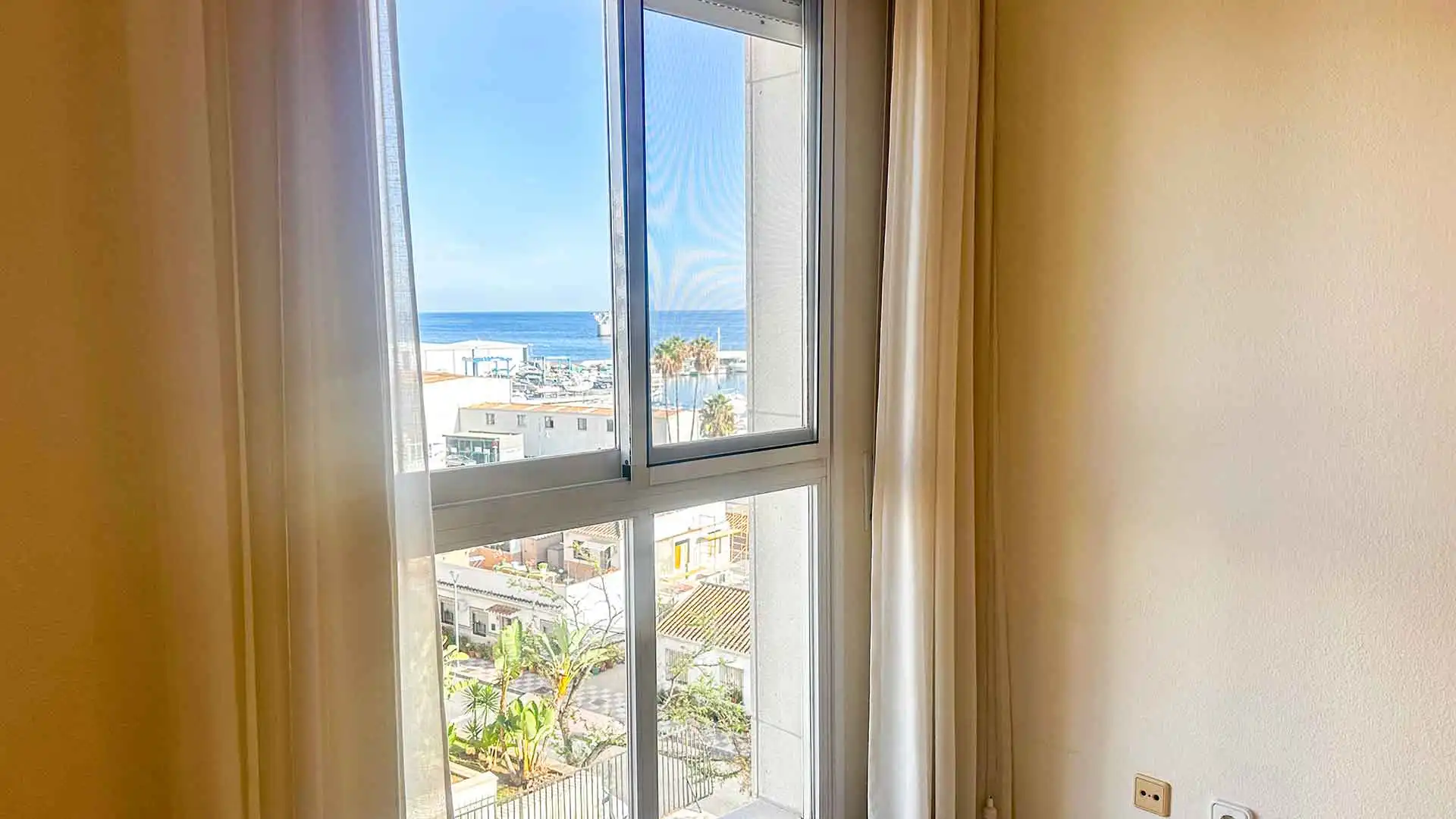 Bedroom of Apartments for rent in Marbella Centro