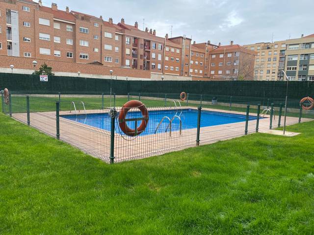 Local comercial en Alquiler en Logroño - CL EIBAR en Portillejo - Valdegastea