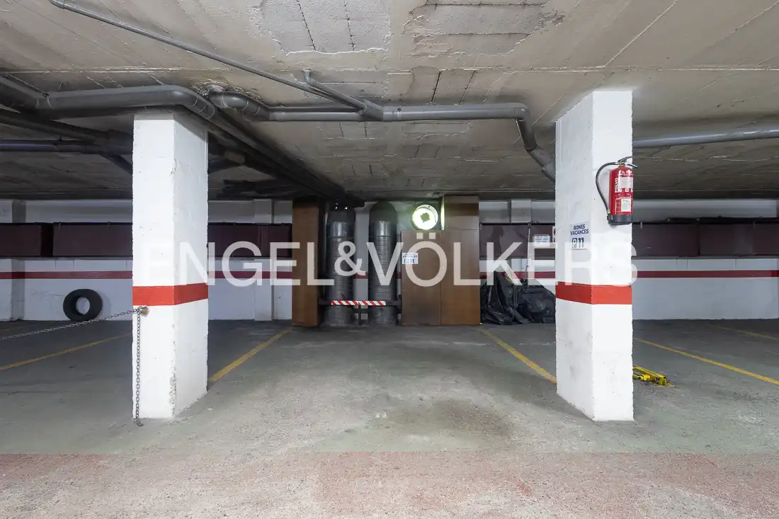 Parking de Ático de alquiler en Encamp con Calefacción, Parquet y Amueblado