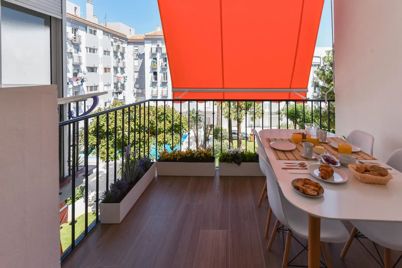 Terrasse von Wohnung zur Miete in Fuengirola mit Klimaanlage, Heizung und Privatgarten