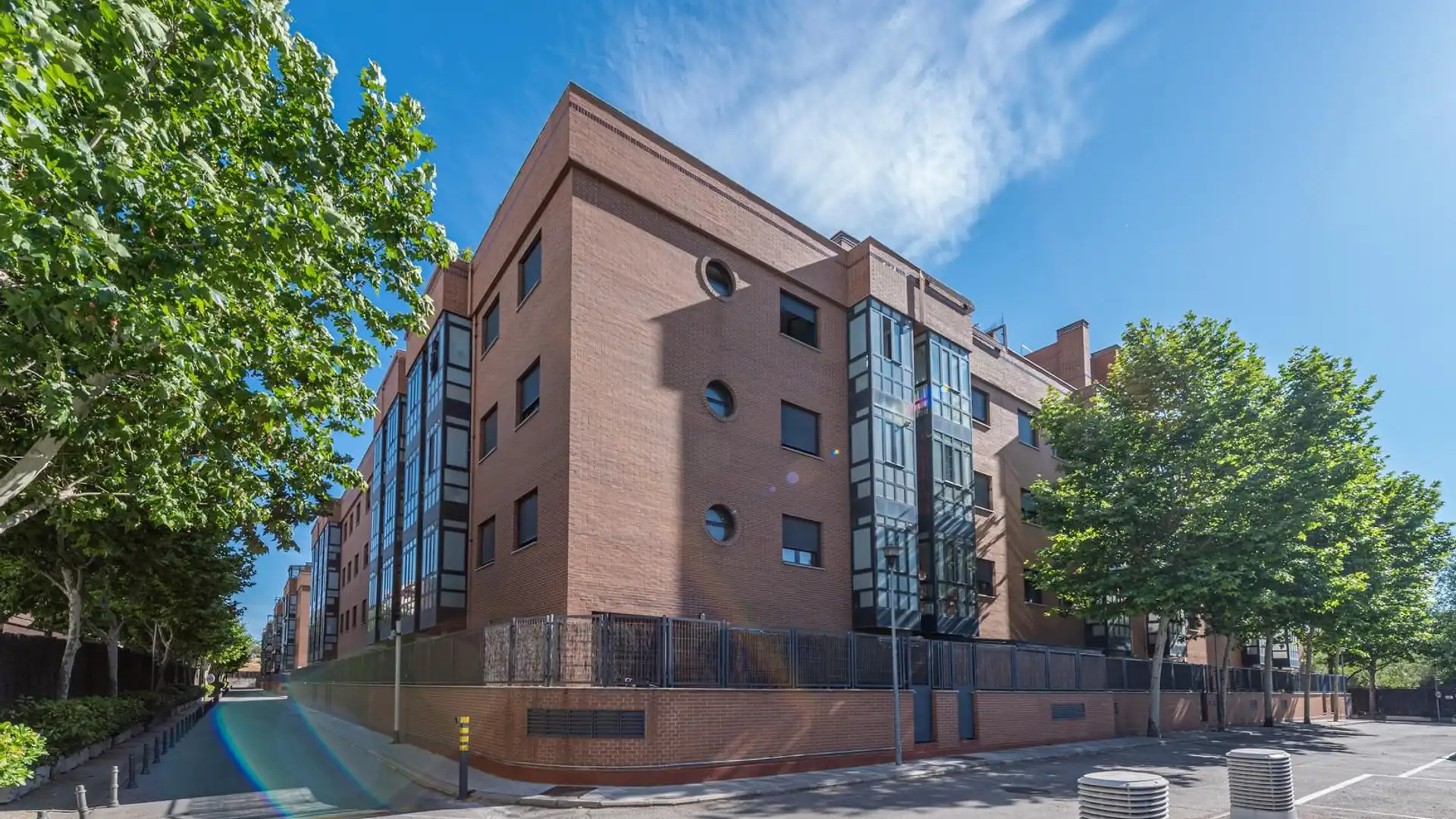 Exterior view of Flat for sale in  Madrid Capital  with Parquet flooring and Storage room