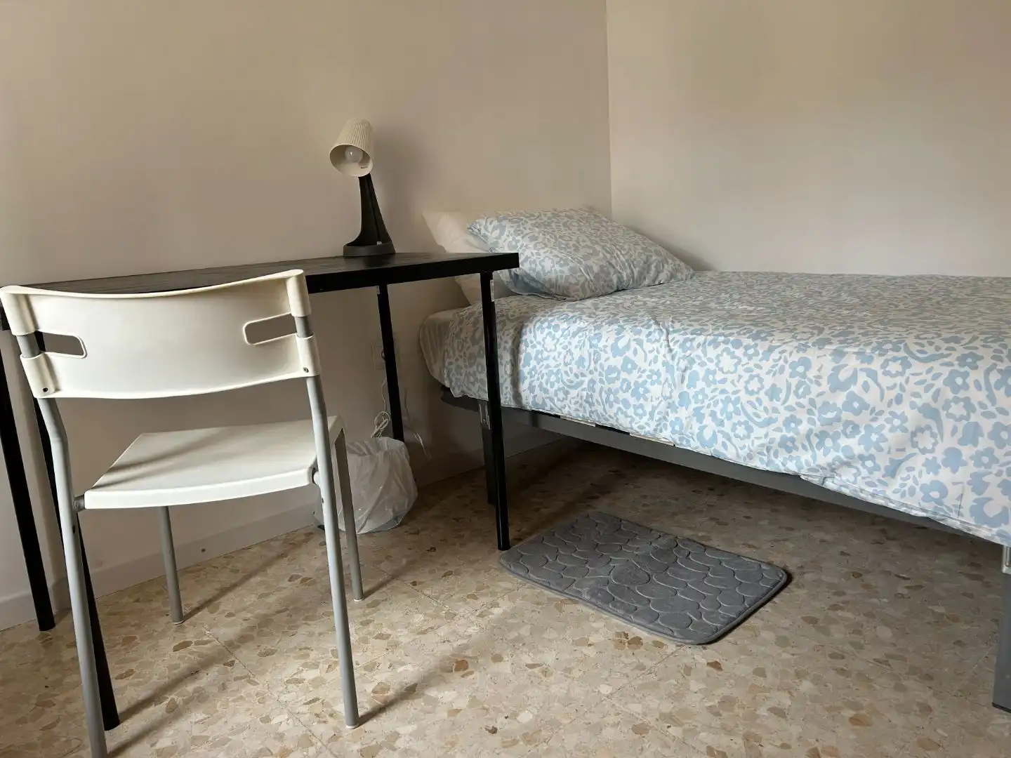 Bedroom of Flat for share in Coín  with Terrace, Furnished and Oven